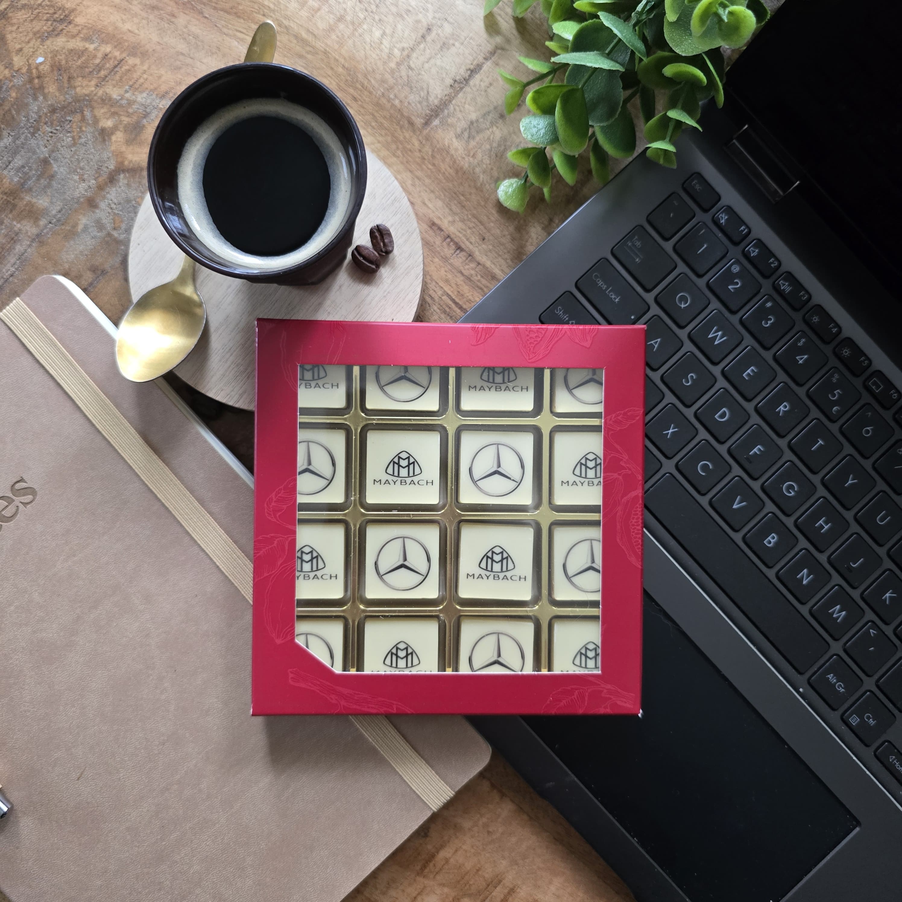 16 chocoladeblokjes in een geschenkdoos, volledig te personaliseren