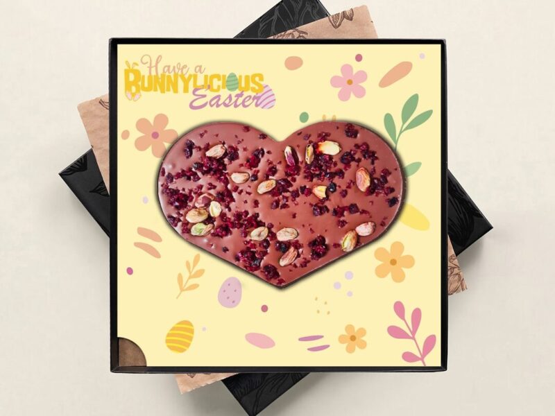 Chocolade hart met paasdesign in luxe doos