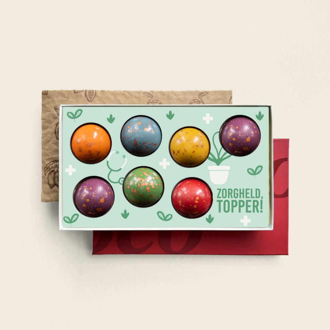 luxe XL bonbons met heerlijke vulling in dag van de zorg thema Zorgheld topper. Tasty Present - gepersonaliseerde chocolade
