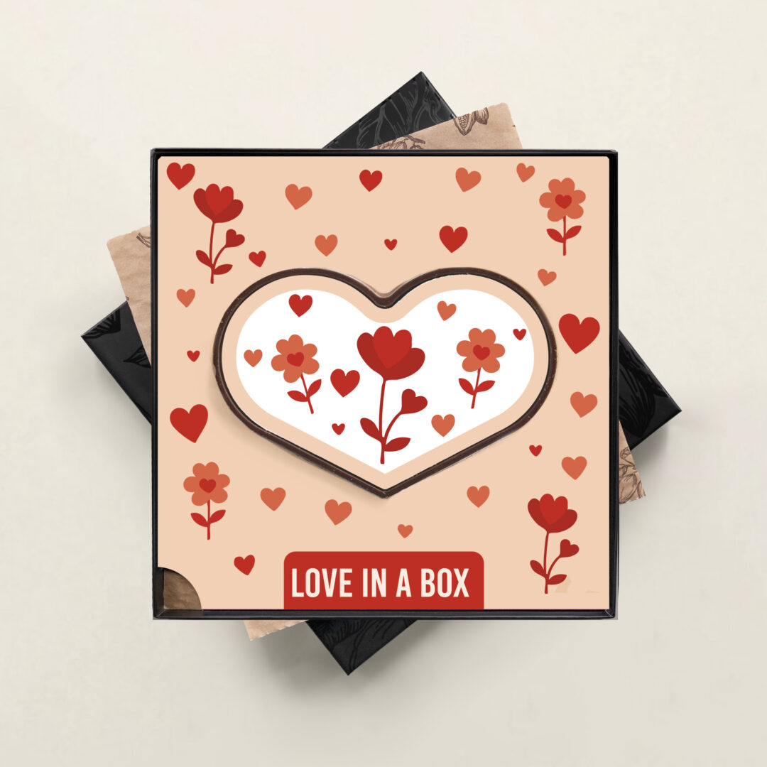Groot chocolade hart met bloem design opdruk n Love in a box thema voor Valentijn, moederdag, vaderdag, secretaresse dag, dag van de zorg, liefde. tasty present gepersonaliseerde chocolade