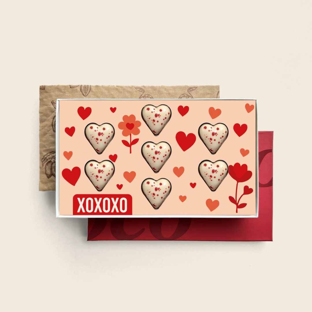 choclade hartjes in XOXOXO thema in luxe geschenkdoos. Tasty Present - gepersonaliseerde chocolade