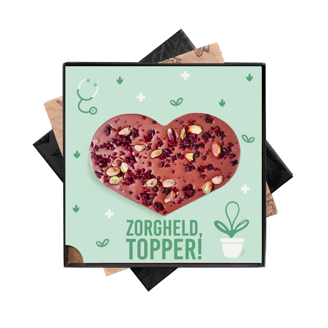 groot chocolade hart iin Dag van de zorg thema. Zorgheld Topper opdruk doos en luxe noten mix topping op het hart. Verpakt in luxe zwarte geschenkdoos. Tasty Present - gepersonaliseerde chocolade en snoep